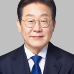 This Korean Actor Met the President, and Everyone’s Freaking Out About His Age