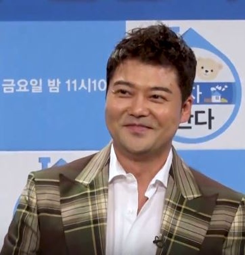 Korean TV Star Jeon Hyun-moo Reveals Private Medical Records to Fight “Illegal IV” Allegations