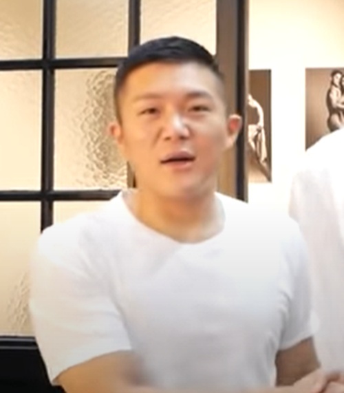 Korean Comedian Jo Se-ho Breaks Down in Tears During His Own Virtual Funeral