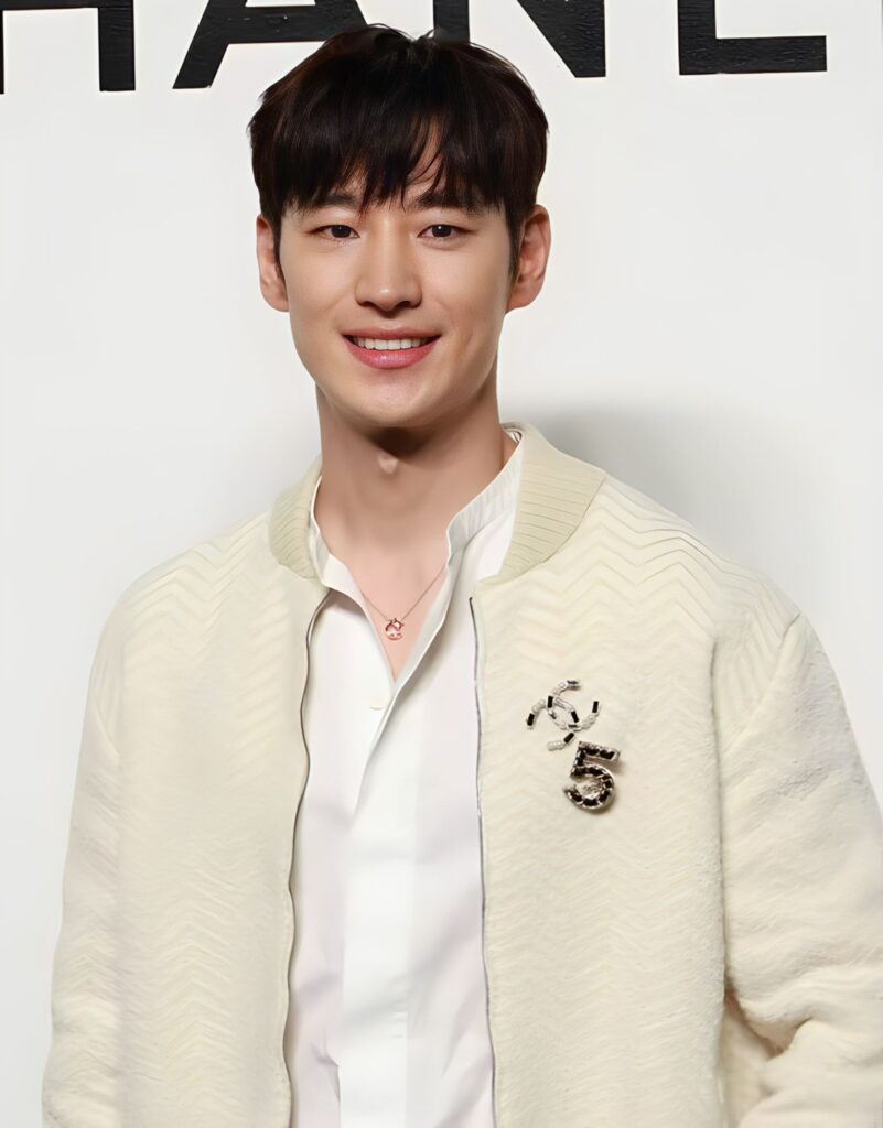 Taxi Driver’s Lee Je-hoon is Now the Face of… Gold?