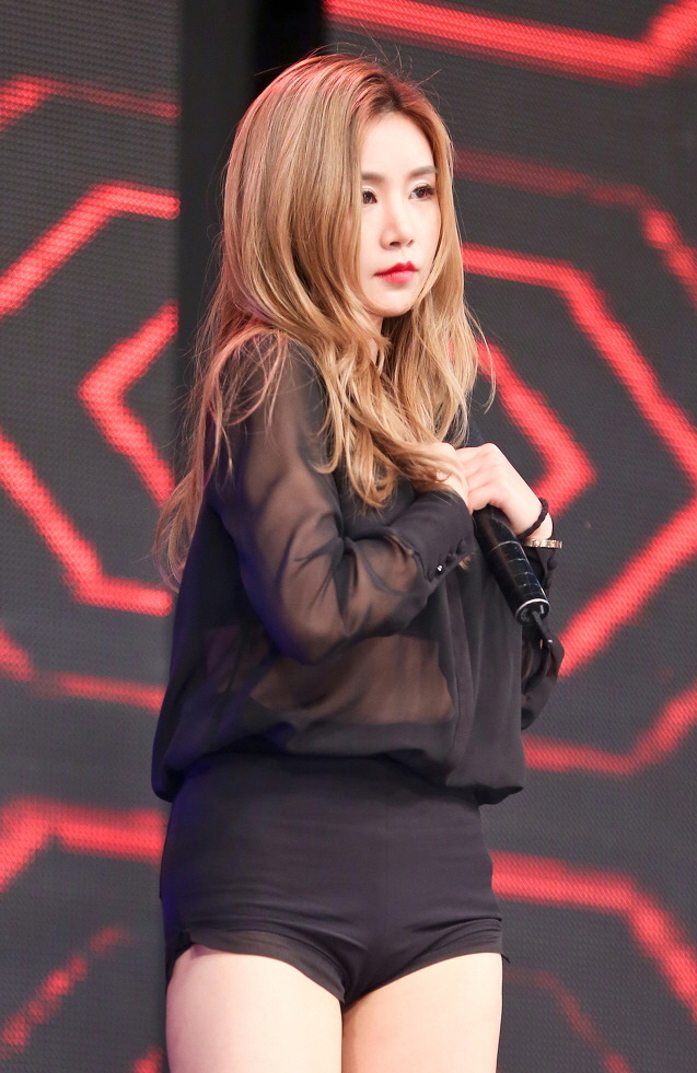 K-Pop Star’s “Military Service” Shocks Korea’s First Lady in China!